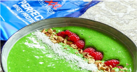 SMOOTHIE BOWL AUX ÉPINARDS